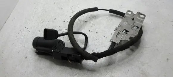 Audi A8 S8 D3 4E Tailgate lock latch 4E0827383G
