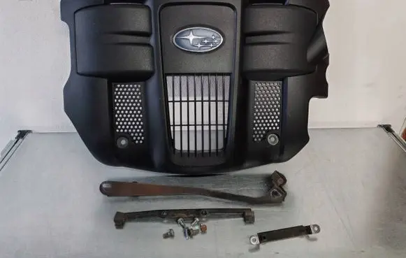 Subaru Forester SG Engine cover (trim)