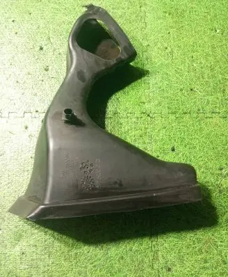 BMW 6 E63 E64 Air intake duct part 7899787 51117899787