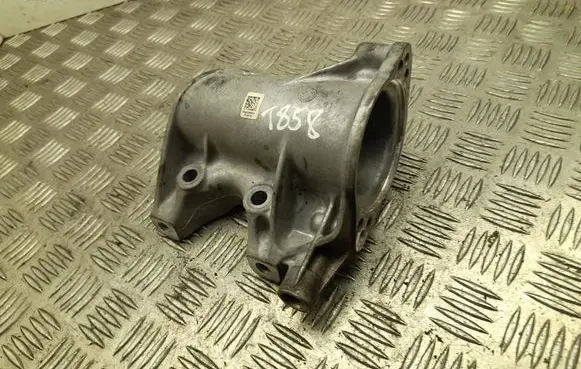 Mercedes-Benz B W247 Engine mounting bracket A6542200031