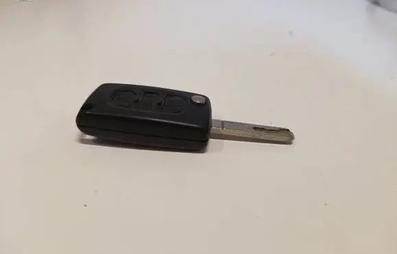 Peugeot 107 Ignition key/card 