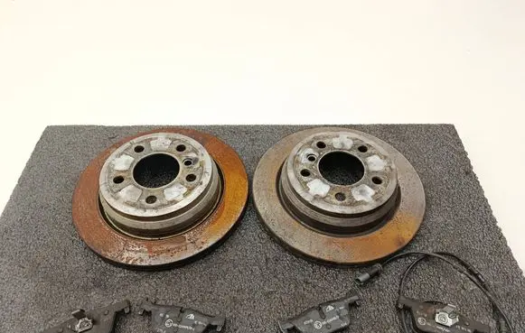 BMW 3 F30 F35 F31 Rear brake disc 6864900 8855013