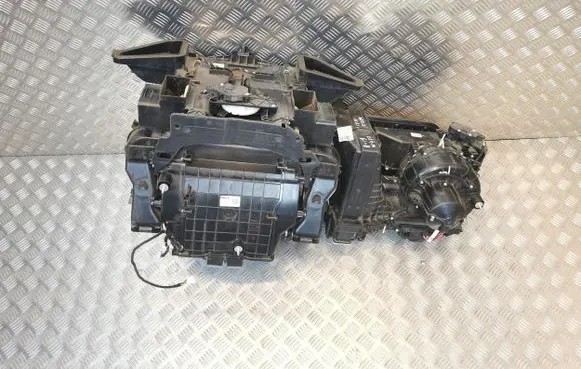Mercedes-Benz Vito Viano W447 Interior heater climate box assembly A4478300160 A2040512010