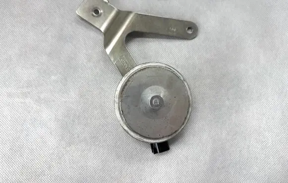 Ford Mustang VI Horn signal KR3T13802AA