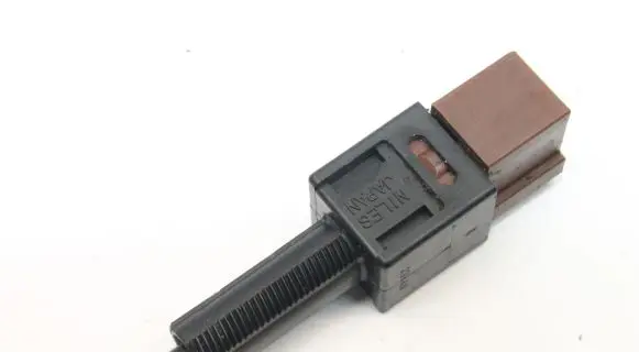 Nissan Juke I F15 Brake pedal sensor switch