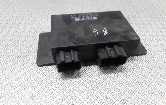 Volkswagen PASSAT B5 Comfort/convenience module 1J0959799AH