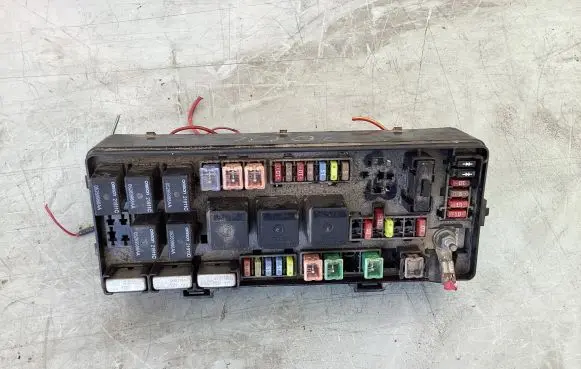 Chrysler 300 - 300C Fuse module