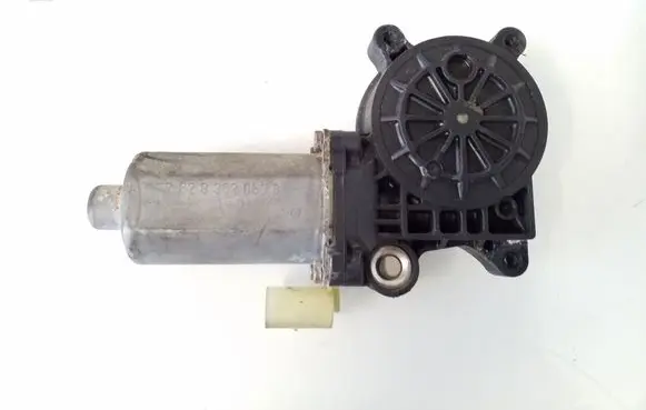 BMW X5 E53 Rear door window regulator motor 8362063