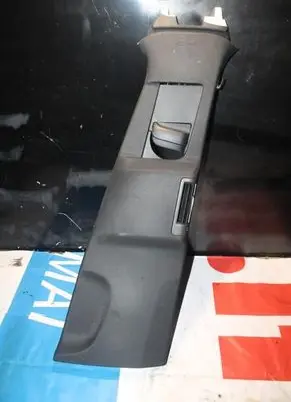Volvo XC90 (B) pillar trim (top) 31651538