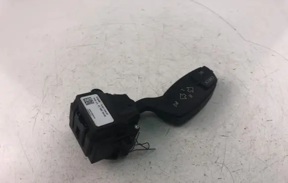 BMW 5 E60 E61 Indicator stalk 6951349