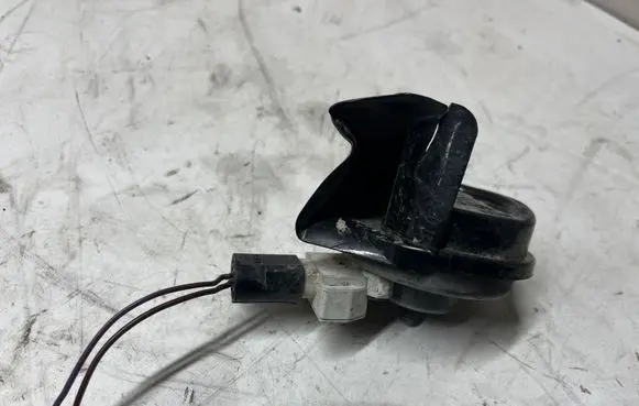 BMW 3 F30 F35 F31 Horn signal 7400703 6033FB6163