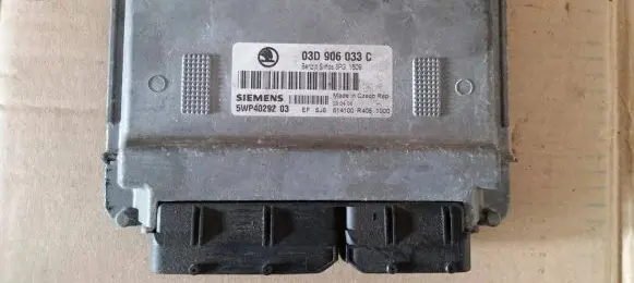 Skoda Fabia Mk1 (6Y) Engine control unit/module 03D906033C 5WP4029203