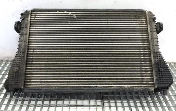 Volkswagen Touran I Intercooler radiator 1K0145803