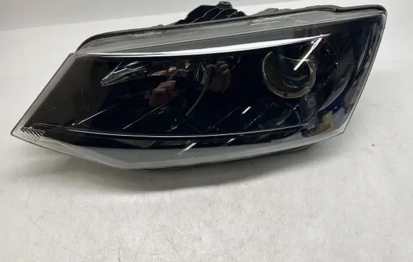 Skoda Fabia Mk3 (NJ) Headlight/headlamp 6V1941015B