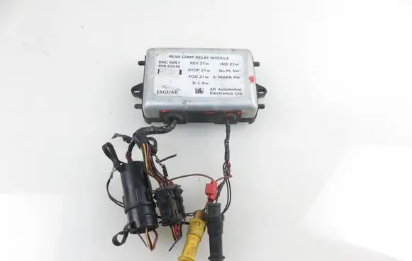 Jaguar XJ X40 Light module LCM DBC4957