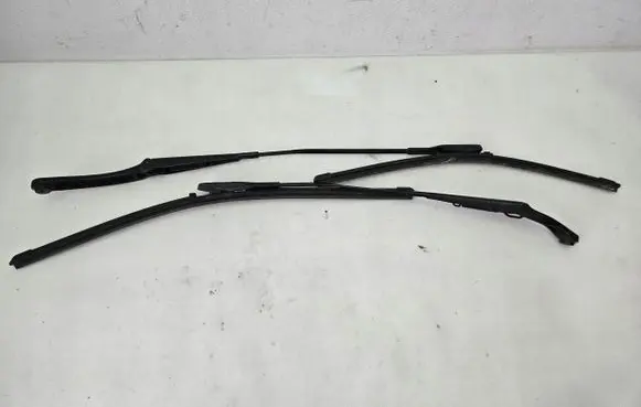 Audi A4 S4 B8 8K Front wiper blade arm 8K1955408