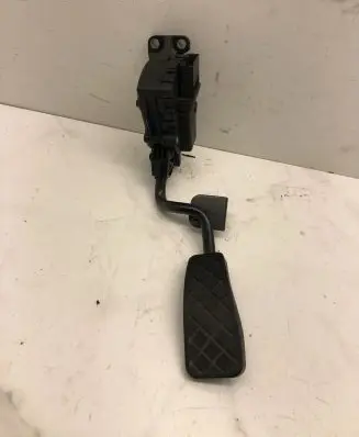 Audi A6 S6 C6 4F Accelerator throttle pedal 4F2721523 6PV00898402
