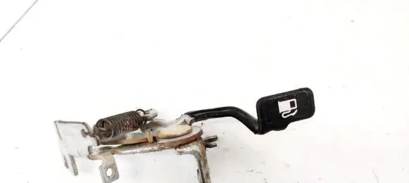 Toyota Yaris Fuel tank opening switch 