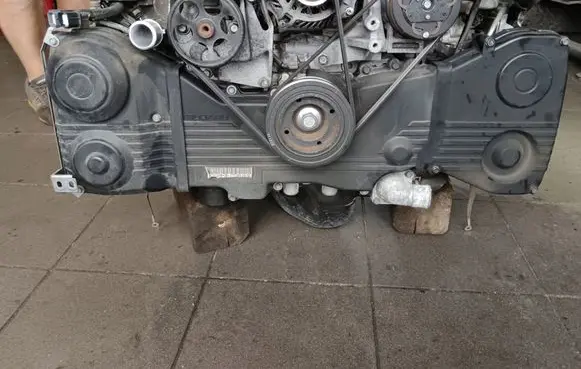 Subaru Impreza III Timing chain cover 