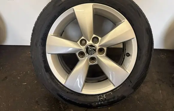 Skoda Rapid (NH) R15 alloy rim 5JA601025