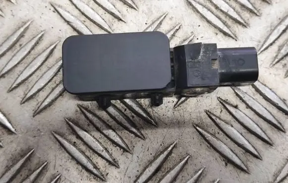 Ford Mondeo Mk III Airbag deployment crash/impact sensor 1S7T14B342AD 020709 23DB00E28542