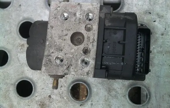 Volvo S40, V40 ABS Pump