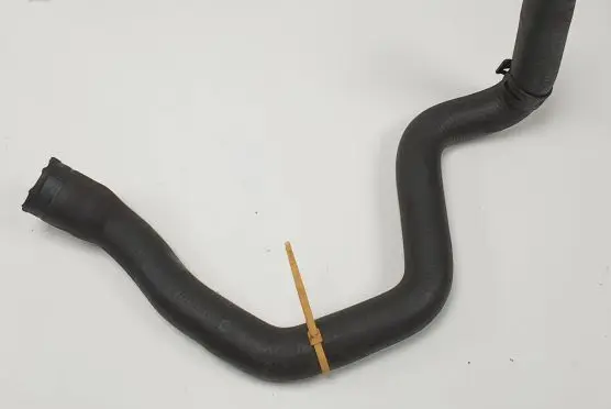 Mercedes-Benz S W220 Engine coolant pipe/hose A2208320894