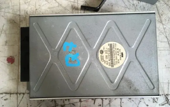 Audi Q7 4L Sound amplifier 4L0035223