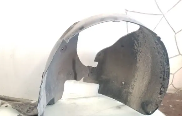 Volkswagen Phaeton Front wheel arch liner splash guards