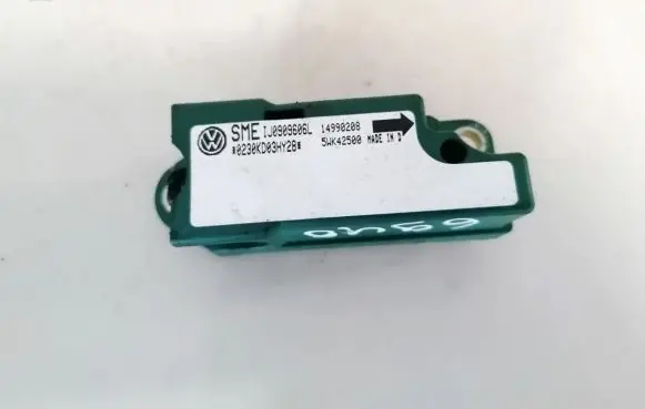 Volkswagen New Beetle Airbag deployment crash/impact sensor ij0909606l 14990208