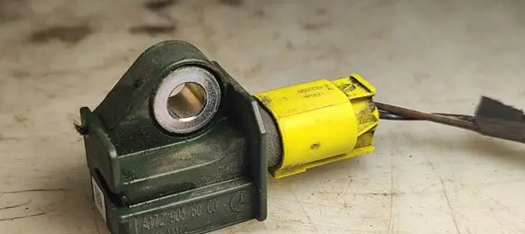Mercedes-Benz E W212 Airbag deployment crash/impact sensor A1729056000 5WK44192