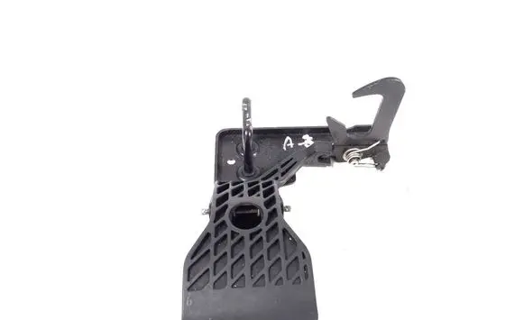 Audi A3 S3 8P Engine bonnet/hood lock/catch 8P0823480A