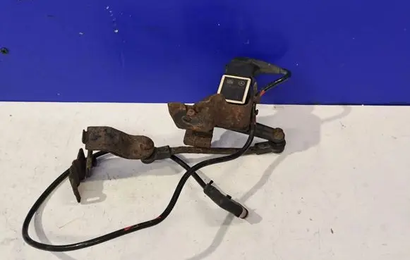 Mercedes-Benz ML W164 Air suspension front height level sensor A0105427717