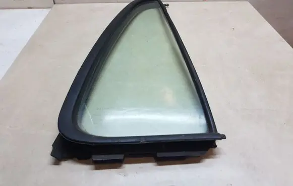Honda CR-V Rear vent window glass 43R00033