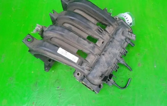Renault Modus Intake manifold 8200275381