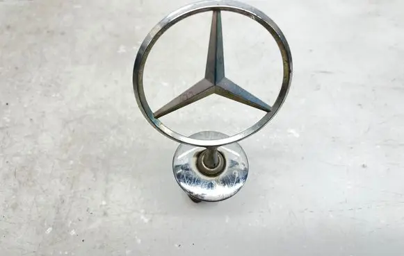 Mercedes-Benz E W211 Manufacturer badge logo/emblem 