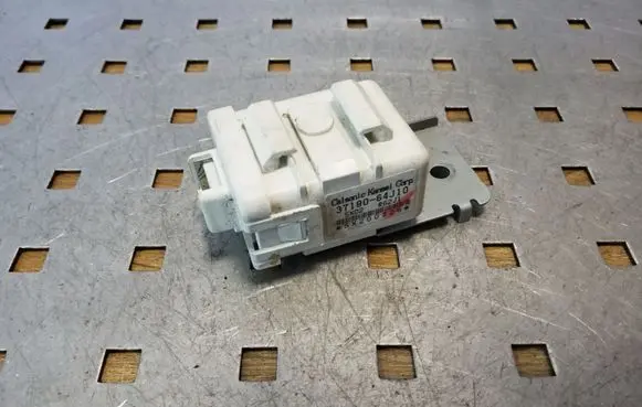 Suzuki Grand Vitara II Immobilizer control unit/module 3719064J10 10R022557