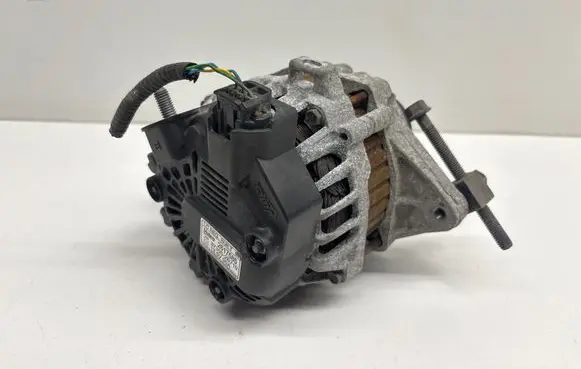KIA Ceed Generator/alternator 2617585 373002B710 135V90A
