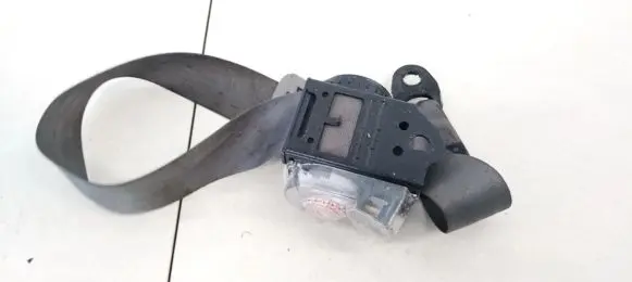Middle seatbelt (rear)