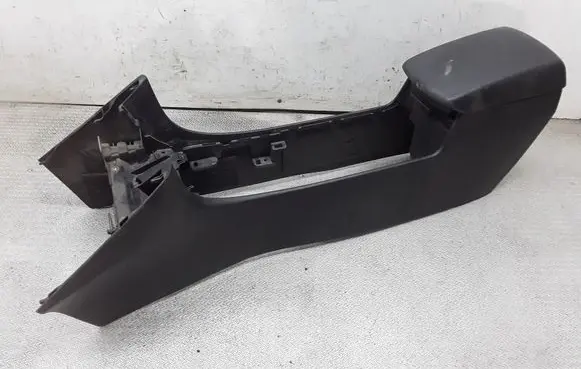 Mazda 3 I Center console