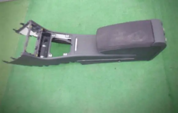 Volkswagen PASSAT B6 Center console 3C0863319S
