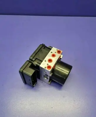 Ford Focus ABS Pump BV612C405AF 10021207234 10096101403