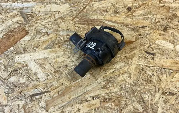 Ford Focus Water pump JX618B552AA