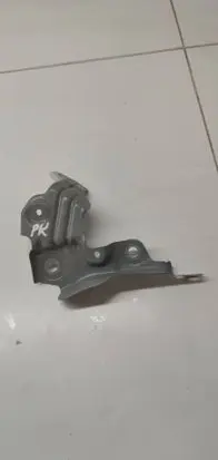 BMW 1 F40 Fender mounting bracket 7450387