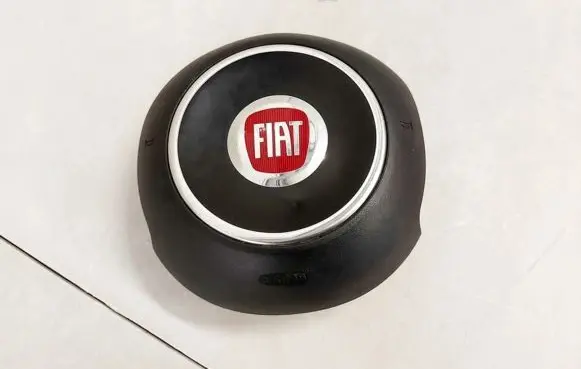 Fiat 500X Steering wheel airbag