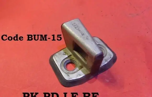 Audi A4 S4 B5 8D Front door lock loop/hook striker BUM15