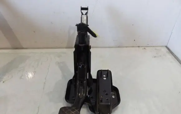 Seat Ibiza III (6L) Brake pedal 6Q1721058S