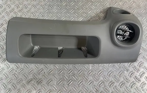 Glove box