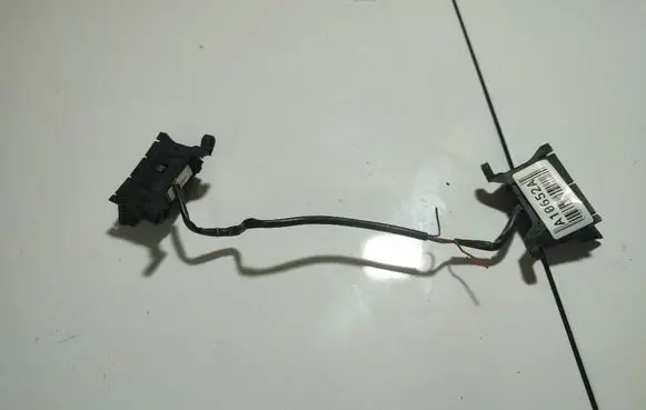 Steering wheel buttons/switches