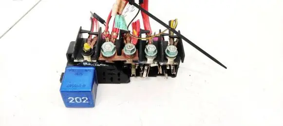 Audi A6 S6 C5 4B Fuse box set 8L0941822A 896083000